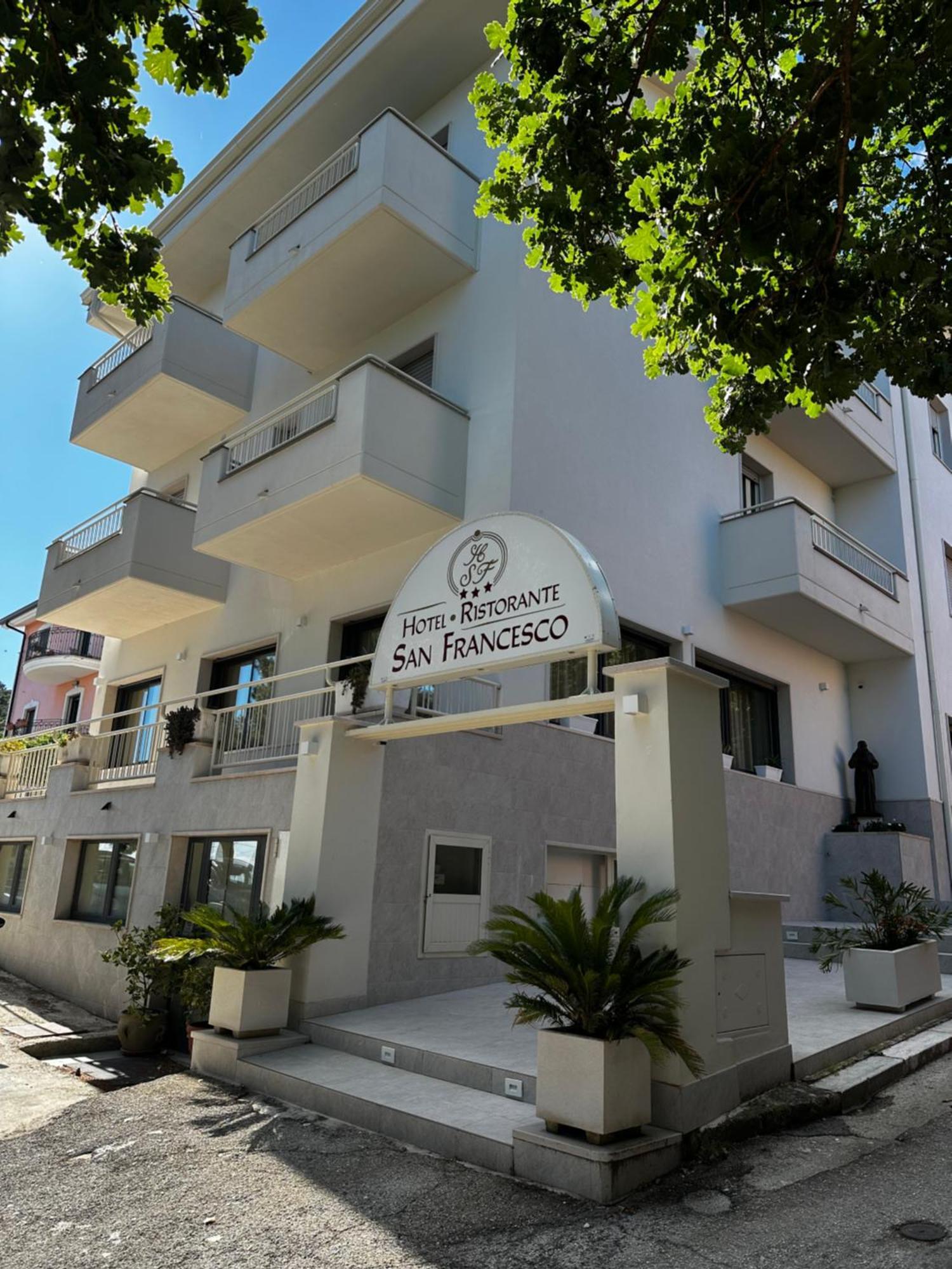 Hotel San Francesco Σαν Τζιοβάνι Ροτόντο Εξωτερικό φωτογραφία