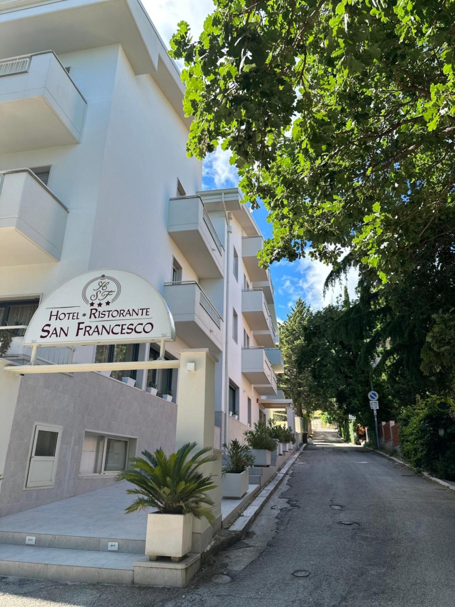 Hotel San Francesco Σαν Τζιοβάνι Ροτόντο Εξωτερικό φωτογραφία